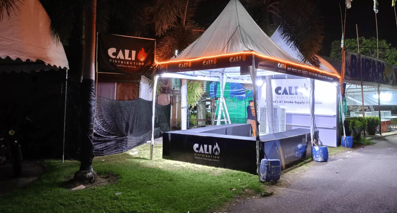 บูธสำหรับขายสินค้าตอนกลางคืน