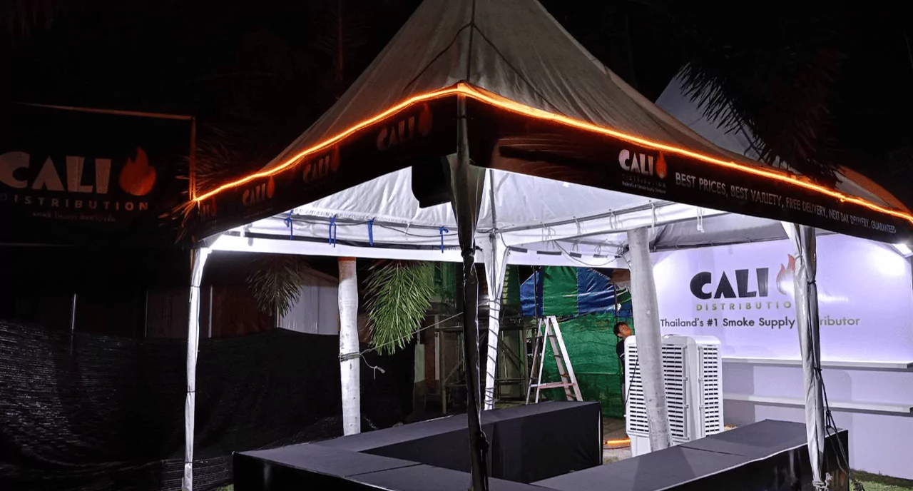 บูธสำหรับขายสินค้าตอนกลางคืน