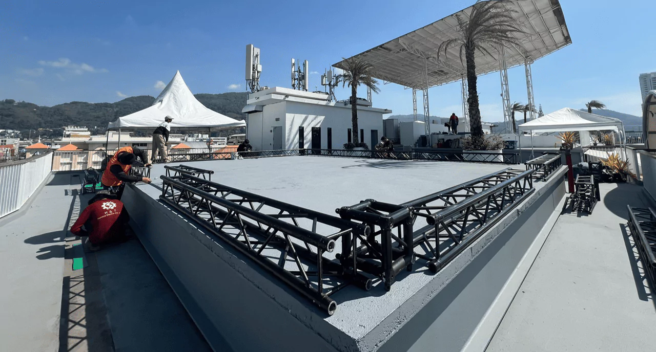 บูธขายสินค้ากลางแจ้งขนาดใหญ่